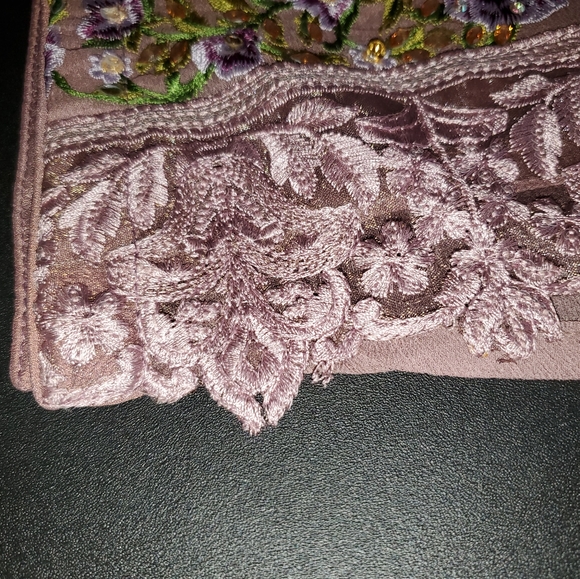 New 3 Piece Embroidered Chiffon Outfit - Picture 11 of 16